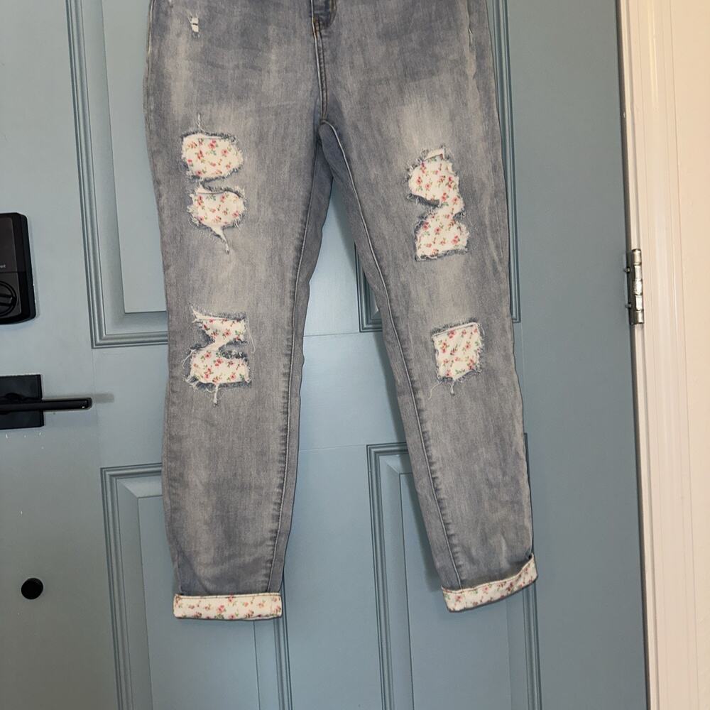 Judy Blue Light Blue Distressed Skinny Jeans with Floral Patchwork - Picture 4 of 13